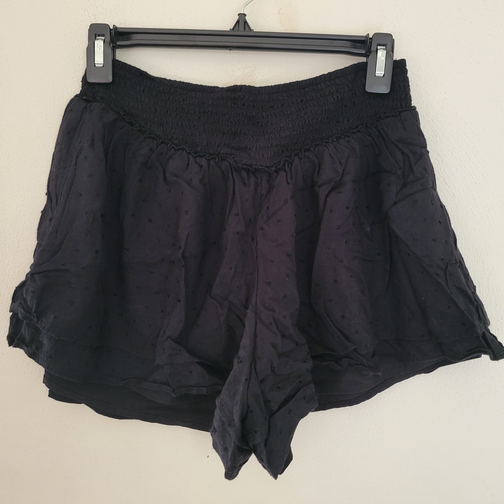 Hollister Women's Ultra High Rise Tiered Eyelet Shorts Black Medium